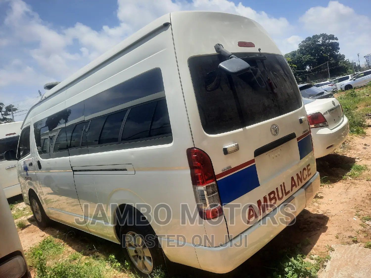 Toyota HiAce 2016 White