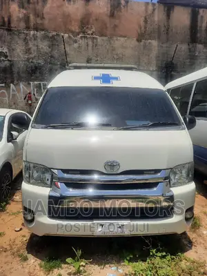 Toyota HiAce 2016 White