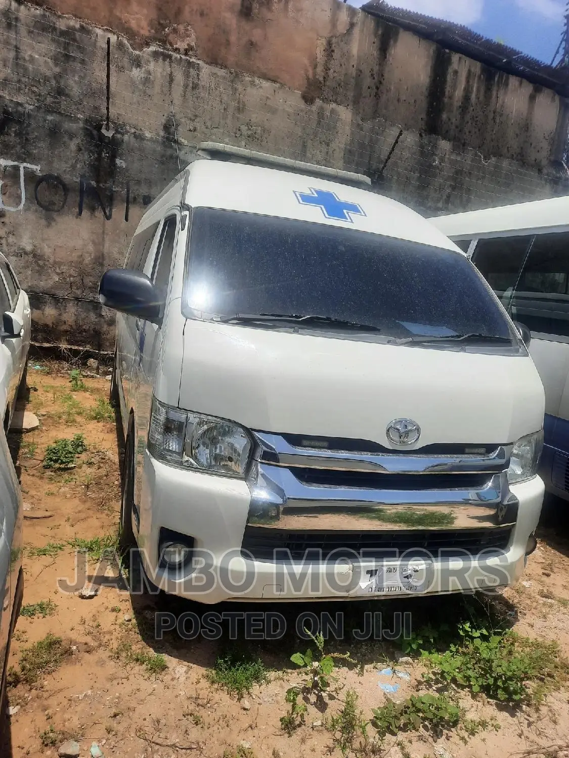 Toyota HiAce 2016 White