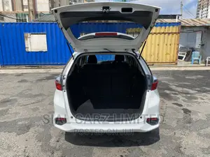 Honda Shuttle 1.5 Hybrid 2WD 2016 White
