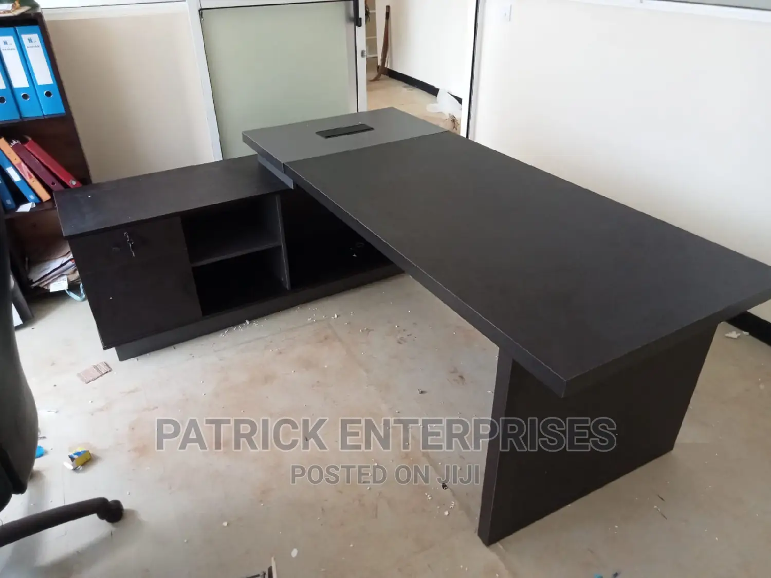 Executive Imported Office Desk 1.8 MTRS