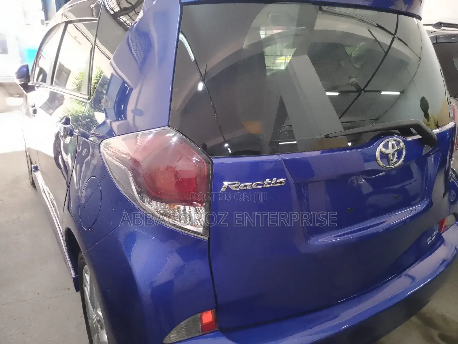 Toyota Ractis 2016 Blue