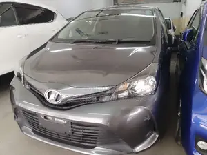 Toyota Vitz 2016 Gray