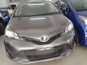 Toyota Vitz 2016 Gray