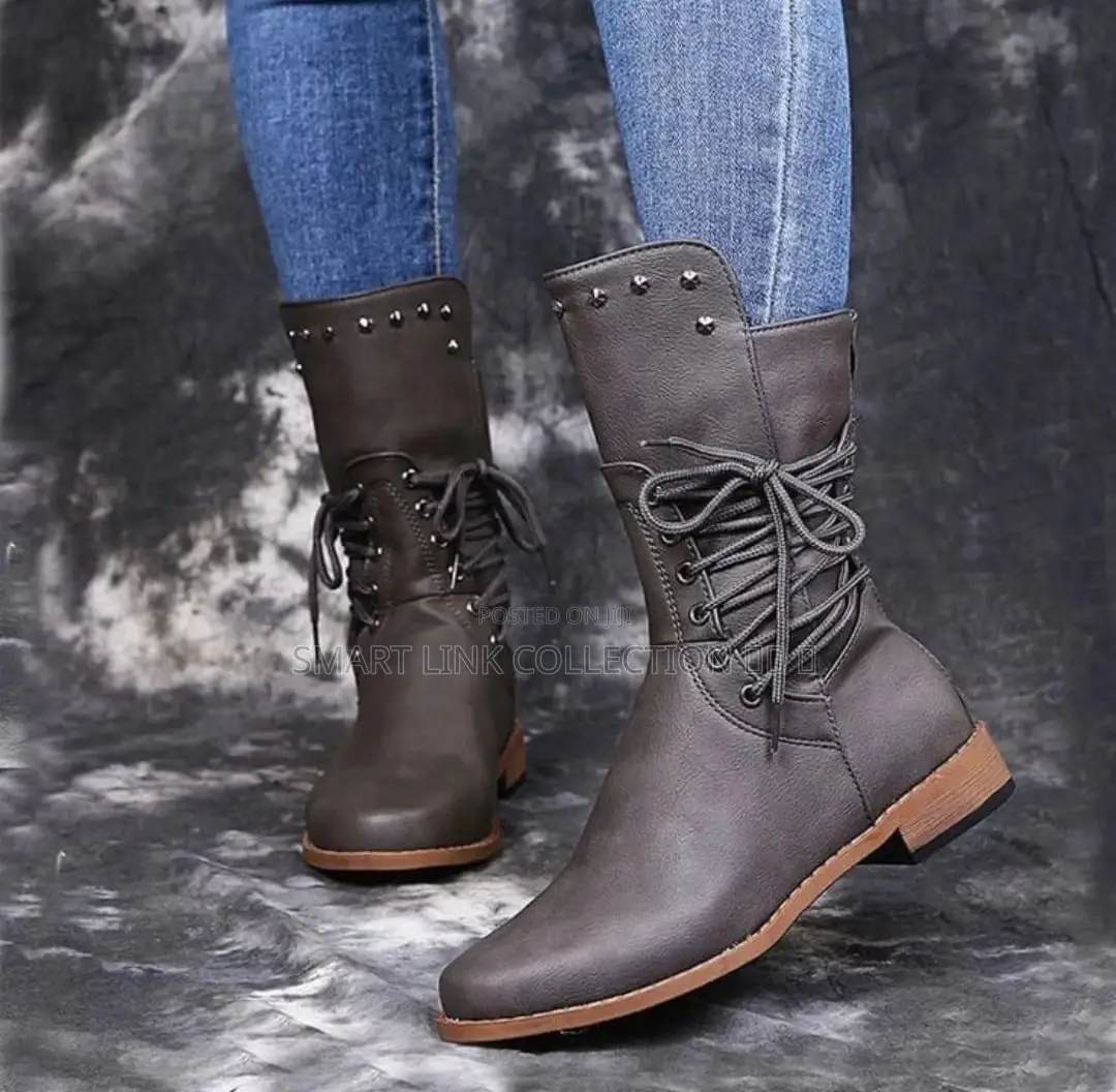 Laced Boots
Size 37-42