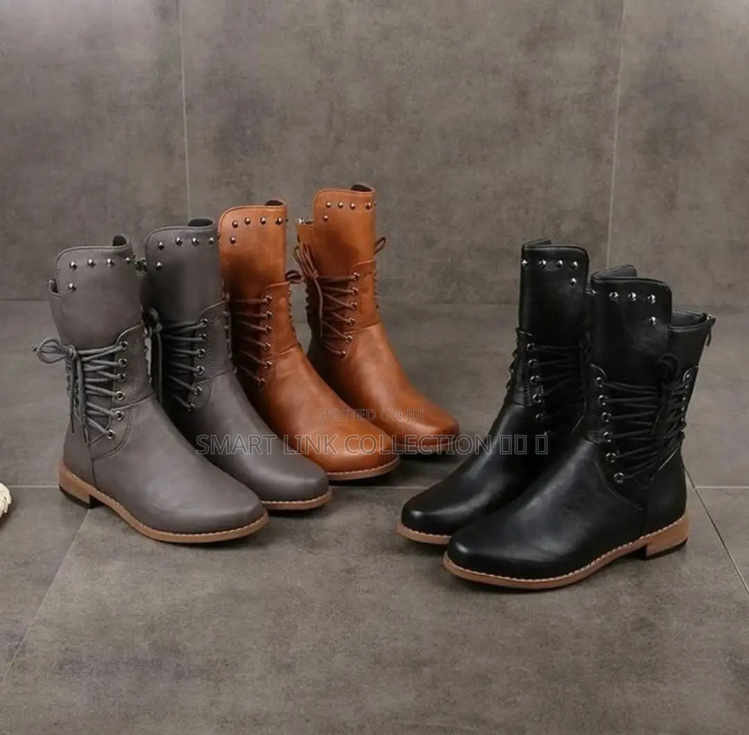 Laced Boots
Size 37-42