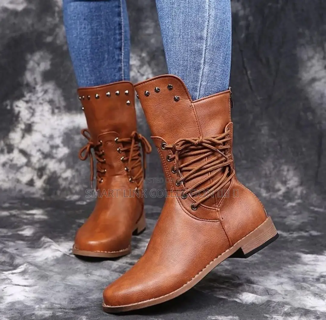 Laced Boots
Size 37-42