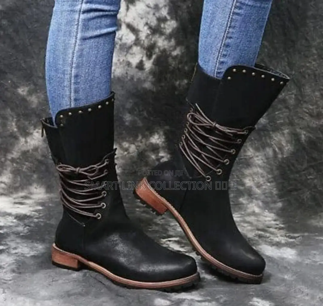 Laced Boots
Size 37-42