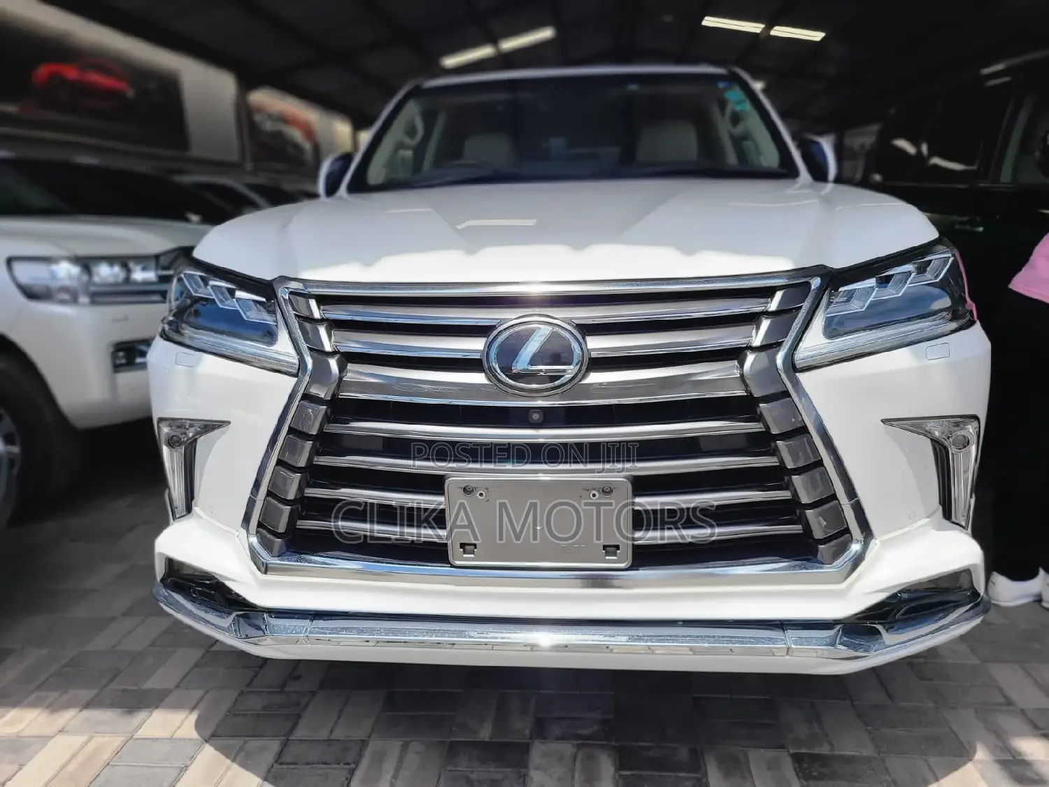 Lexus LX 2017 White