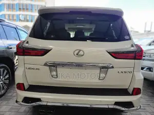 Lexus LX 2017 White