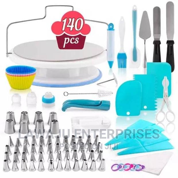 140 PCS Cake Decorating Set