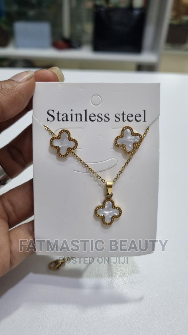 Van Cleef Necklace Set - main view