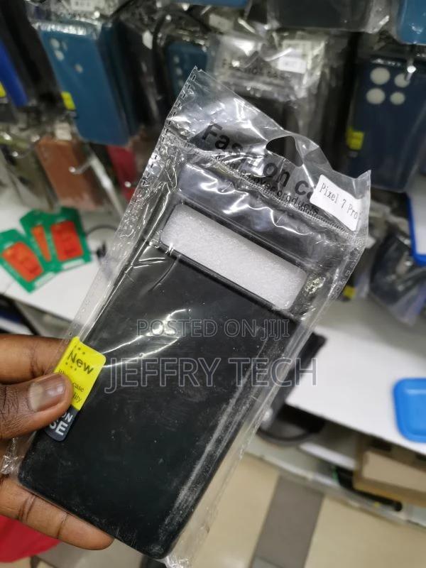 Silky Smooth Google Pixel 7 Pro Black Silicone Case - thumbnail 2