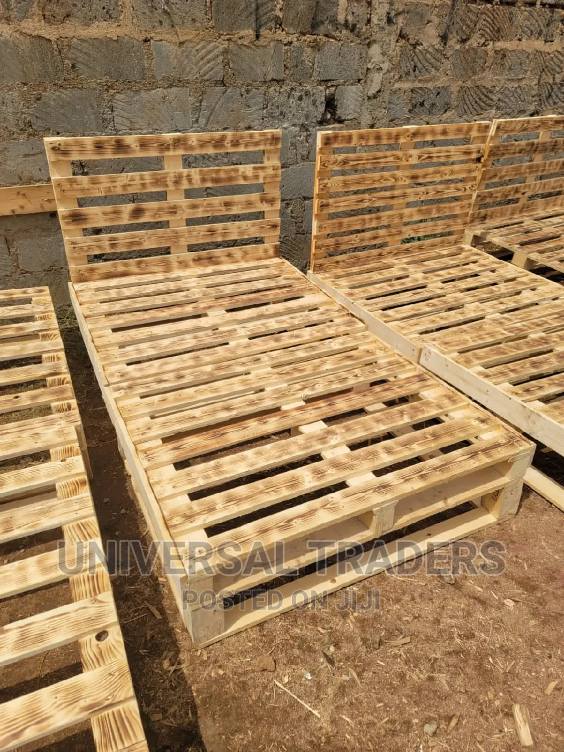 Palle Bed - 4x6 Pallet Bed - Smoked Pallet Bed - Pallet Bed
