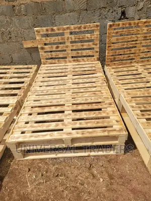 Wooden Pallets - 4 by 6 Pallet Bed - Blazed Pallet Bed