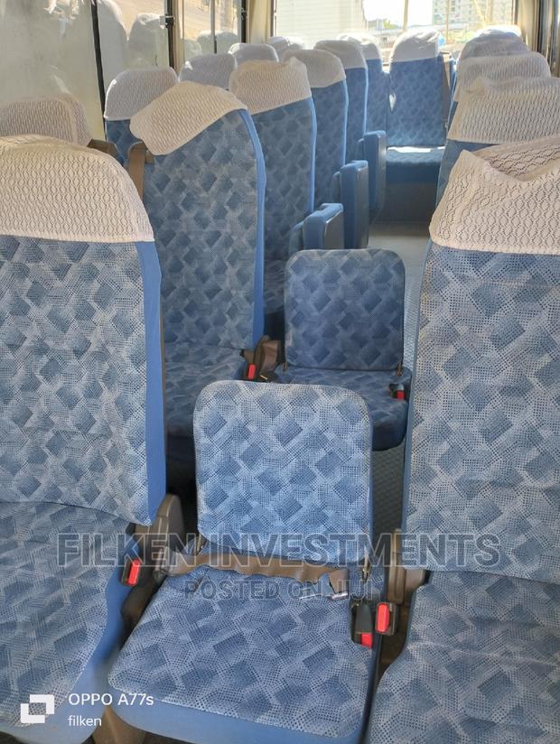 Mitsubishi Fuso Rosa 2016 Beige - thumbnail 3