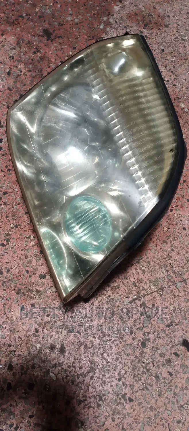 Nissan X Trail Headlight