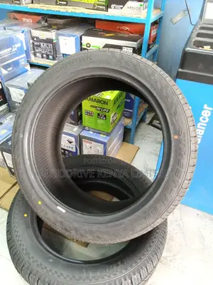 275/40r20 Blackhawk Tyre