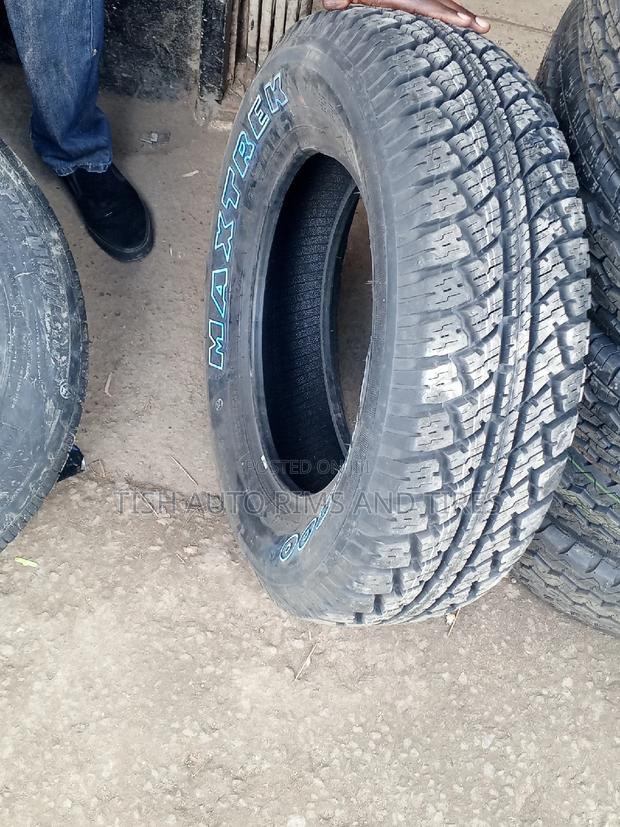 215/70r16 Maxtrek