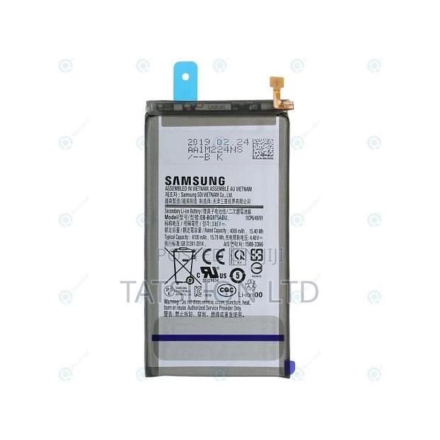 Samsung Galaxy S10 Plus Battery Replacement - main view