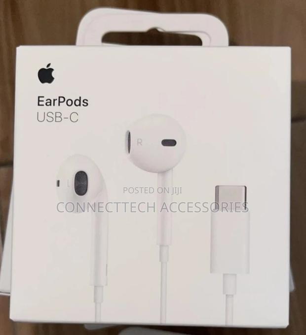 Apple USB C Earpods - main view
