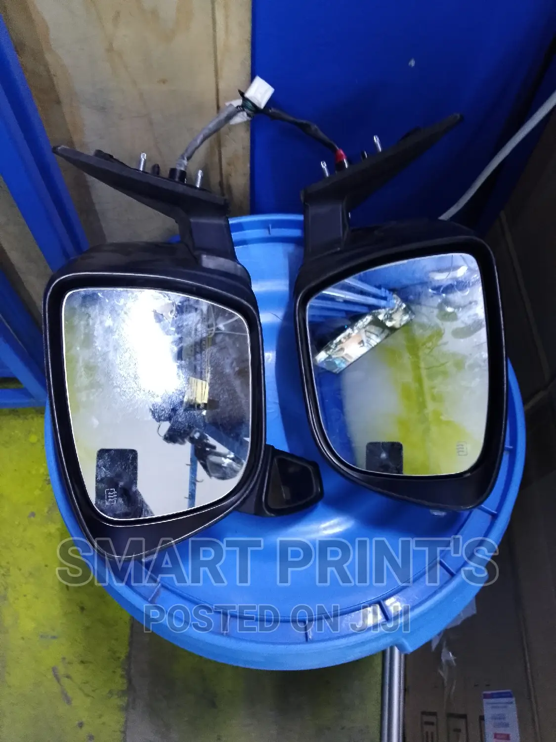 Clean Quality Nissan Xtrail Side Mirror*_ in Nairobi Central Vehicle