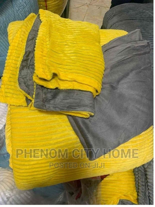 Yellow Velvet Duvet - thumbnail 2