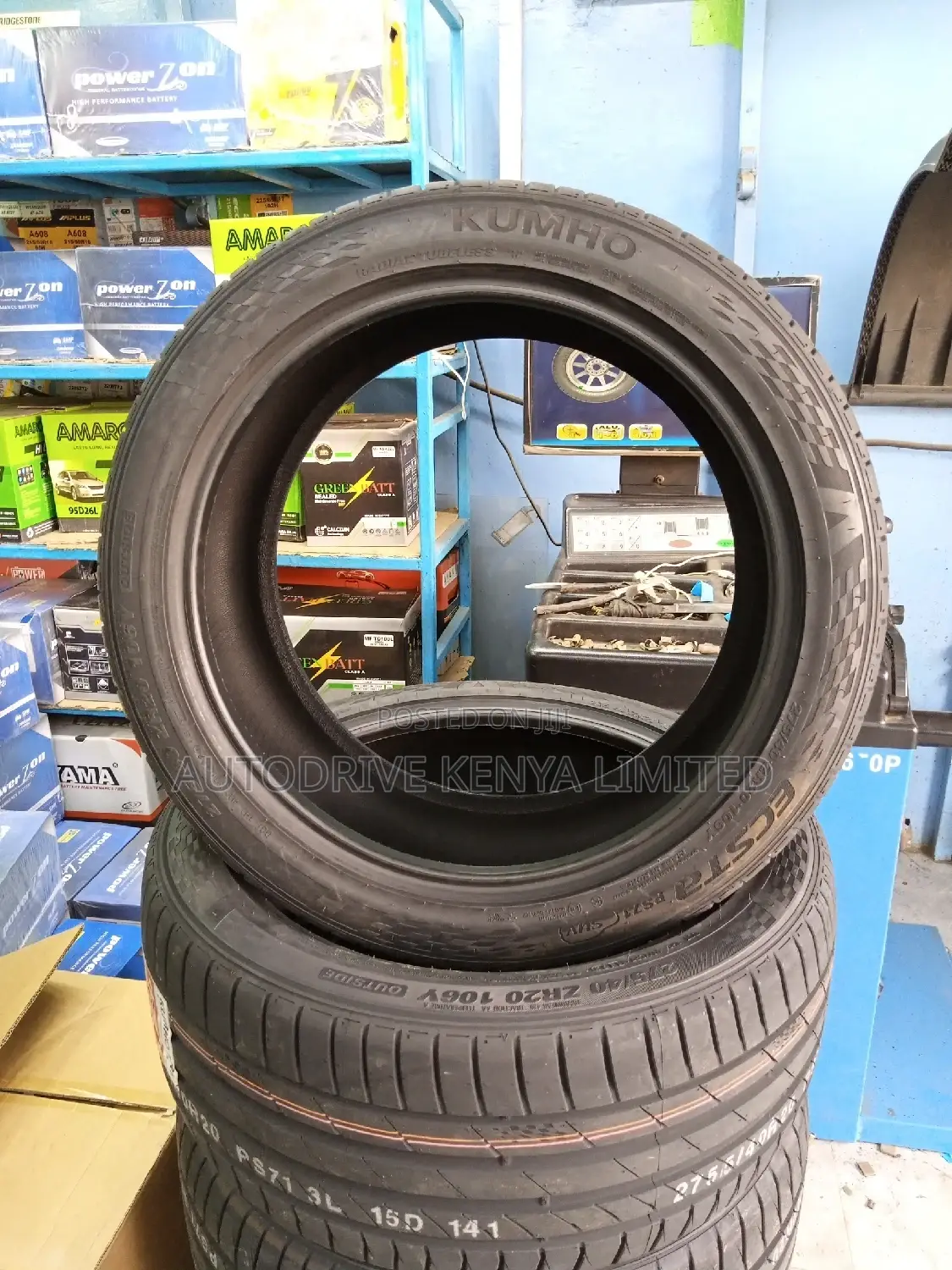 275/40r20 Kumho Tire