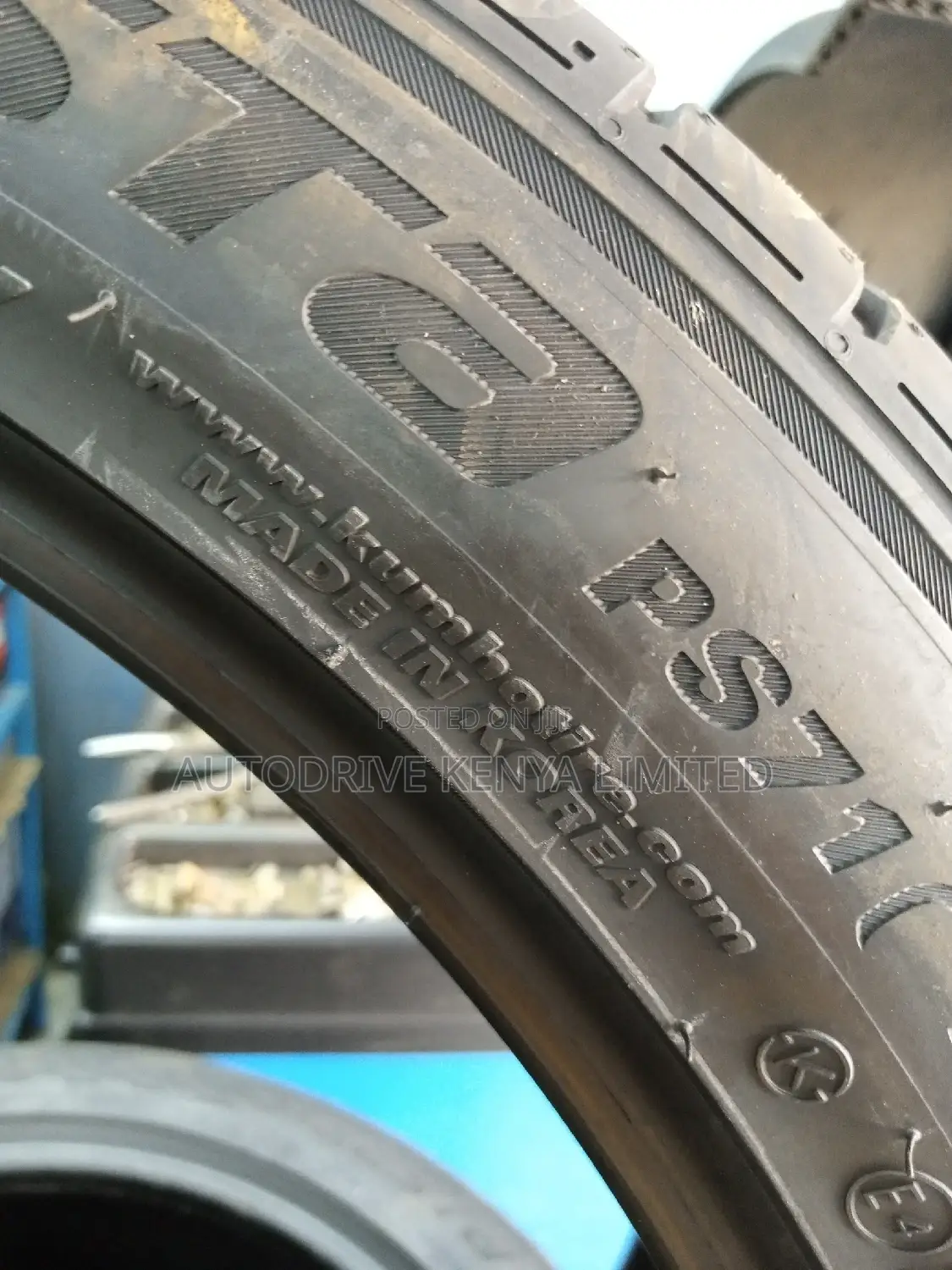 275/40r20 Kumho Tire