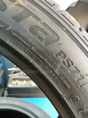 275/40r20 Kumho Tire