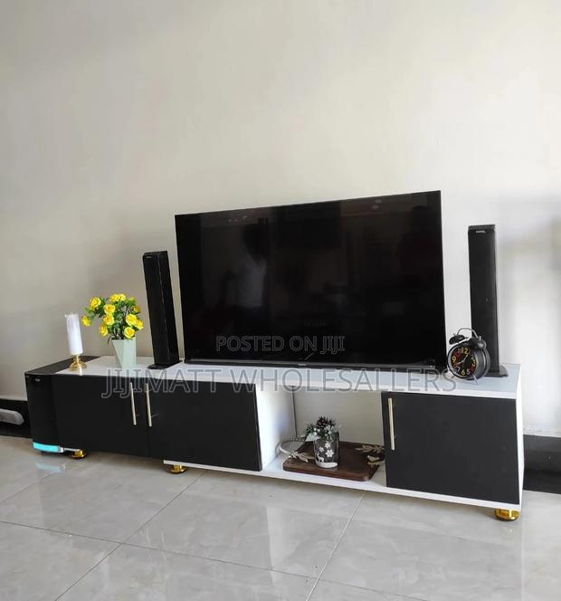 Tv Stand//Tokyo Expandable TV Stand
Available