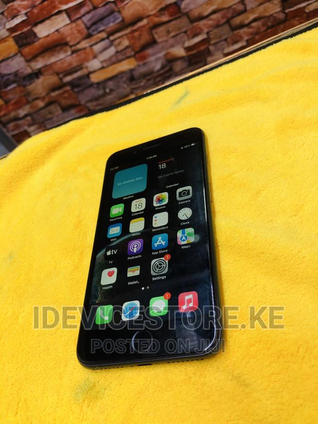 Apple iPhone 8 Plus 64 GB - main view