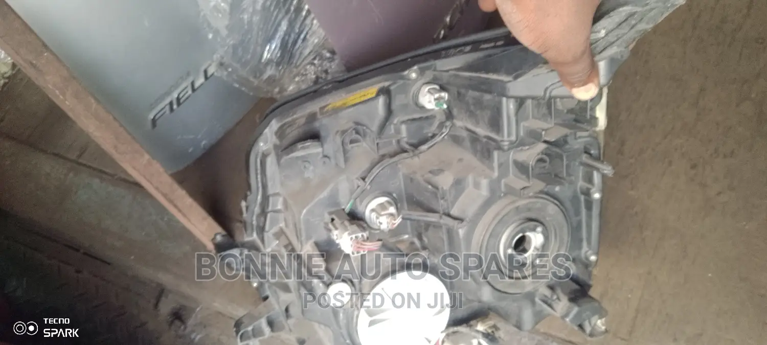 Voxy 2008 Headlight Zenon