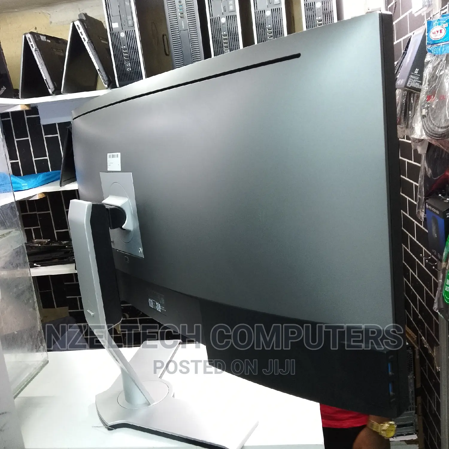 Dell Monitor 34inchs Curved