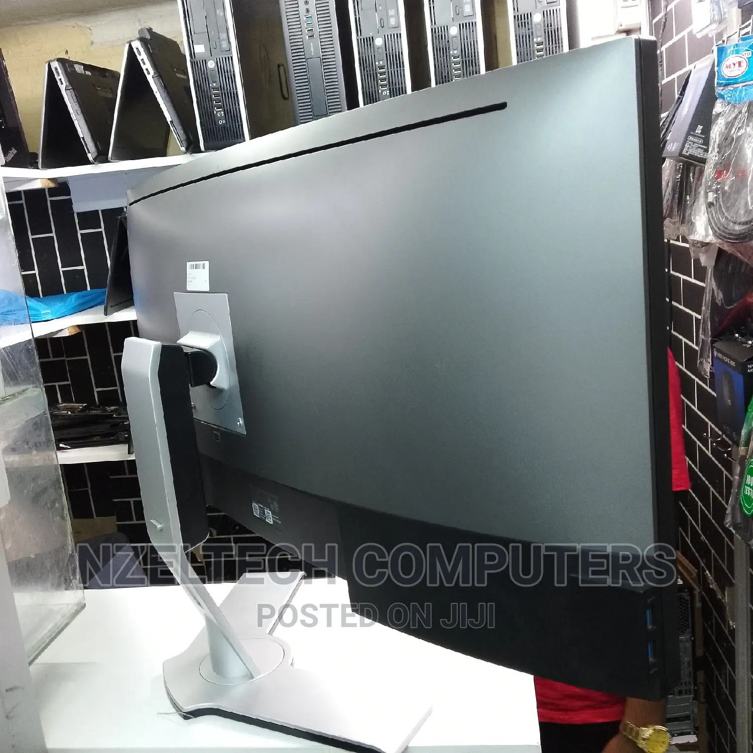 Dell Monitor 34inchs Curved