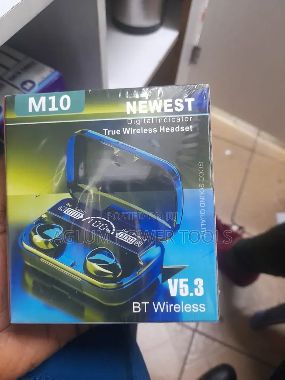 Wireless Headsets With a Digital Indicator