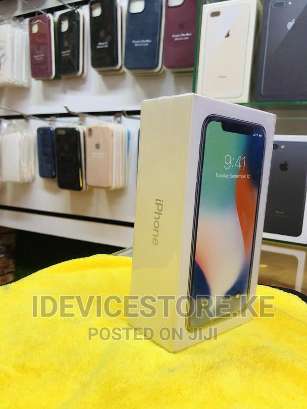 New Apple iPhone X 256 GB White - main view