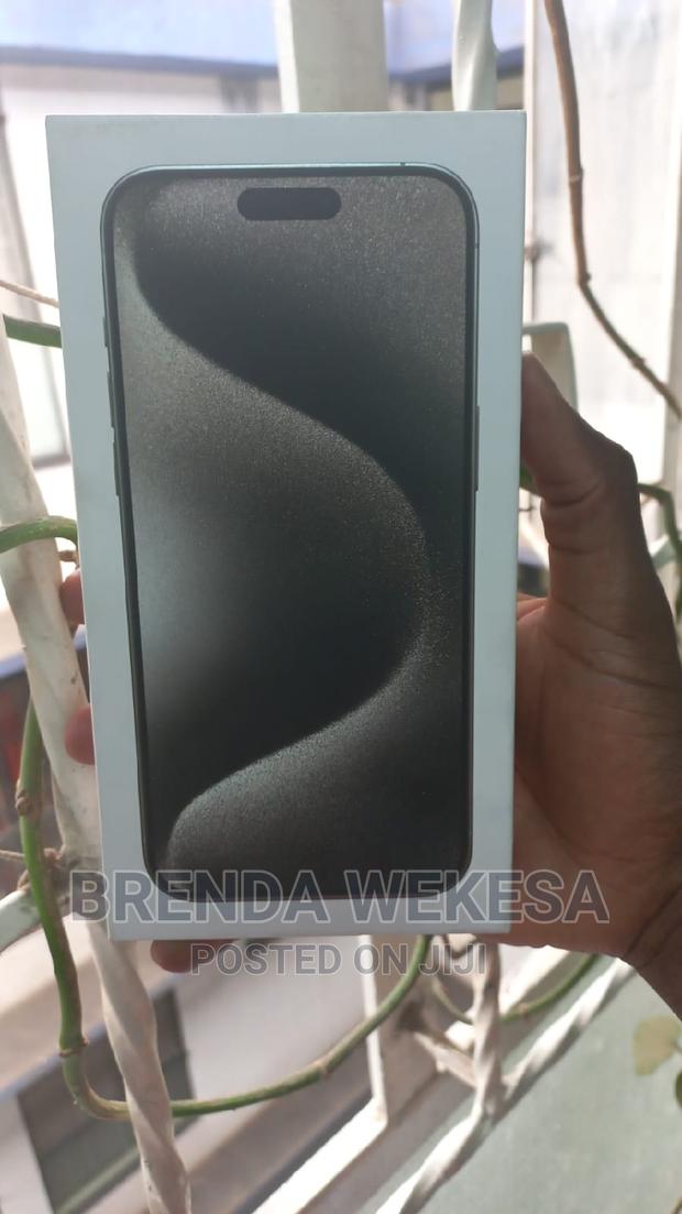 New Apple iPhone 15 Pro Max 256 GB Black - thumbnail 3