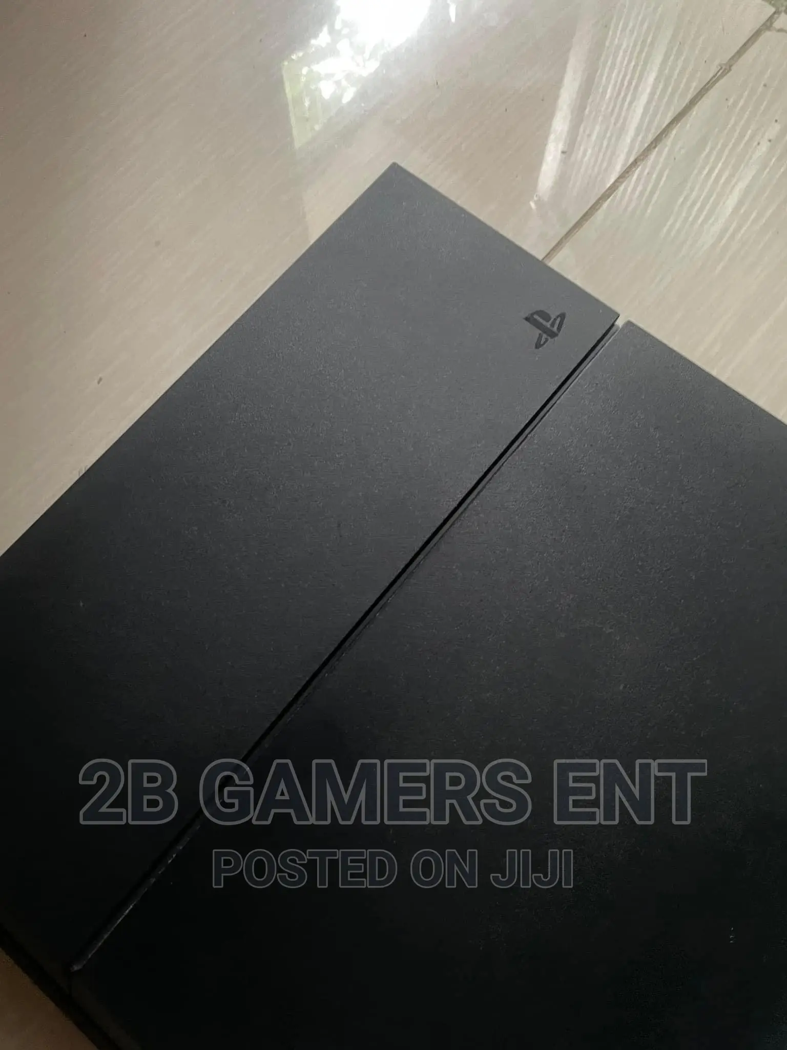 Standard Playstation 4, !