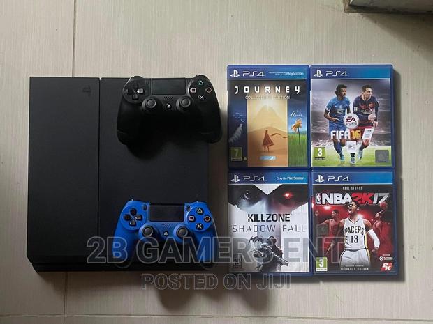 Standard Playstation 4, ! - main view