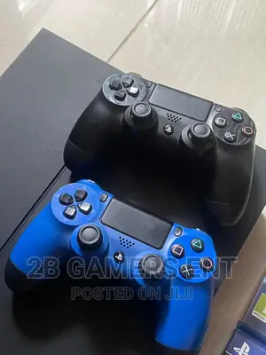Standard Playstation 4, !