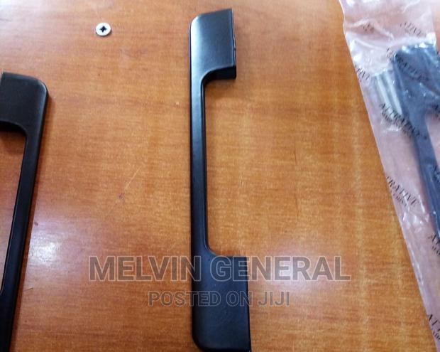 Medium Small Black Handle - main view