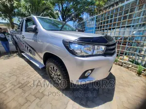 Toyota Hilux 2016 Silver