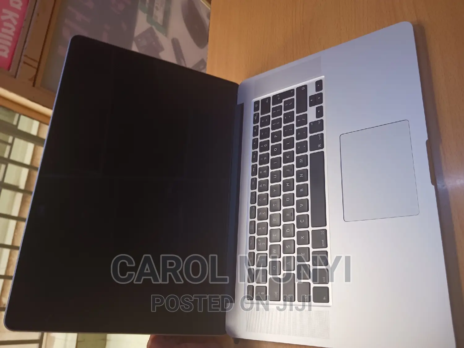 New Laptop Apple MacBook Air 2023 M2 8GB Intel Core I7 SSD 256GB