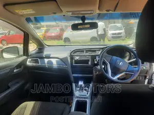 Honda Fit Shuttle 1.5 Hybrid 2WD 2016 White