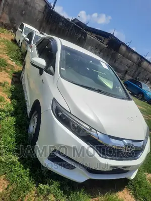 Honda Fit Shuttle 1.5 Hybrid 2WD 2016 White