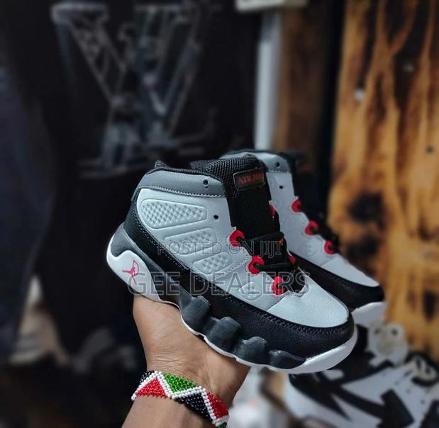 Jordan 9 Retro Sneakers - thumbnail 2