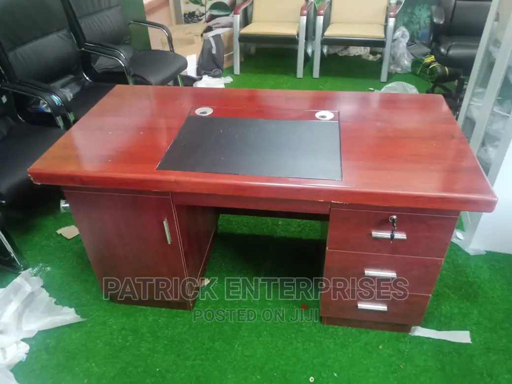 Executive Imported Office Desk 1.4 MTRS