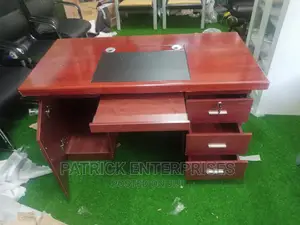 Executive Imported Office Desk 1.4 MTRS