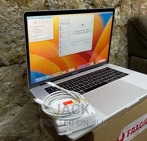 Laptop Apple MacBook Pro 2019 16GB Intel Core i9 SSD 1T